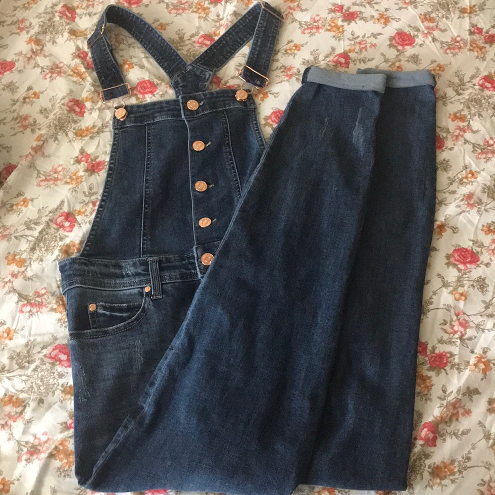 Denim jumper overalls  *Fashionnova*🤩🤩🤩